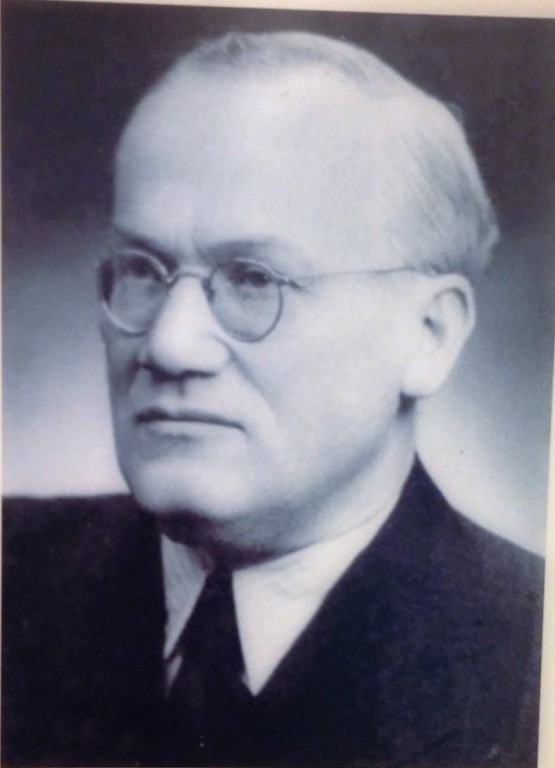 Dr. Karl Sonnenfeld